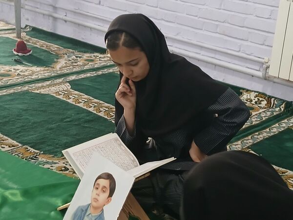 محفل انس با قرآن در دبیرستان دخترانه فاطمیه 