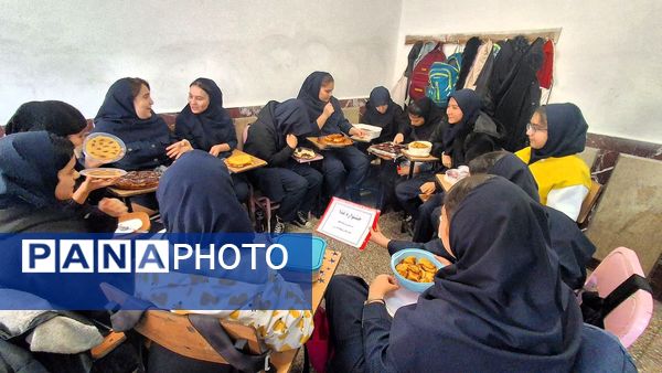 جشنواره غذا دهه فجر در مدرسه مدرس تبریز 