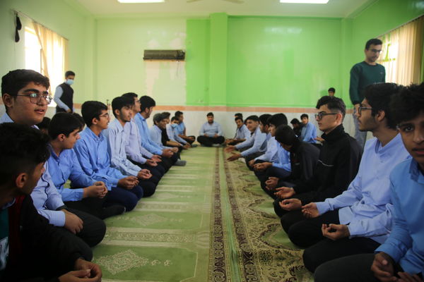 مراسم عزاداری ایام فاطمیه توسط دانش‌آموزان تنگستانی