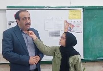 بازدید مدیر آموزش و پرورش خمینی‌شهر از دبستان استقلال در راستای اجرای پروژه مهر و نهضت عدالت آموزشی