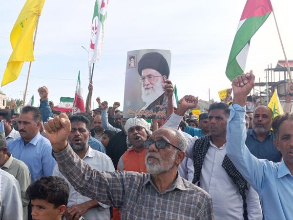 راهپیمایی ۲۲ بهمن در سندرک