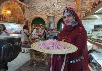 برگزاری پنجمین جشواره گل و گلاب در محلات