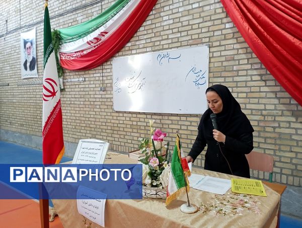 برگزاری جلسه آموزش خانواده با موضوع هدایت تحصیلی پایه نهم در قوچان