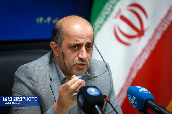 نشست صمیمی معاون آموزش متوسطه وزارت آموزش و پرورش با دانش‌آموز خبرنگاران خبرگزاری پانا