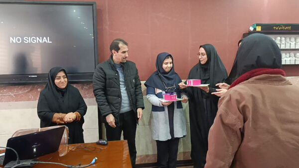 مراسم تجلیل از پژوهشگران برتر با موضوع دنیای بدون دخانیات در شهرستان رباط‌کریم