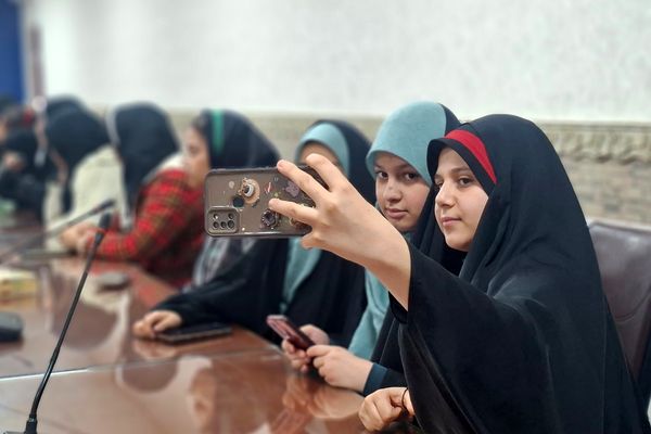 جلسه هم‌افزایی و توانمندسازی دانش‌آموزان جدیدالورود خبرگزاری پانا قرچک