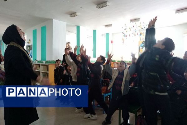 ویژه برنامه روز مادر در مرکز یک کانون پرورش فکری کودکان و نوجوانان شهرستان مرزی پارس آباد