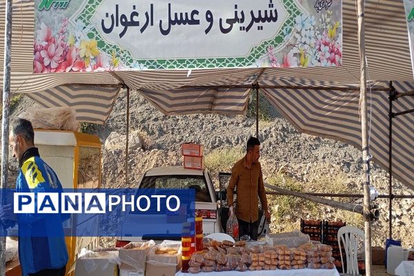 آغاز مراسم روز شهر بار با افتتاح نمایشگاه محصولات محلی و صنایع دستی