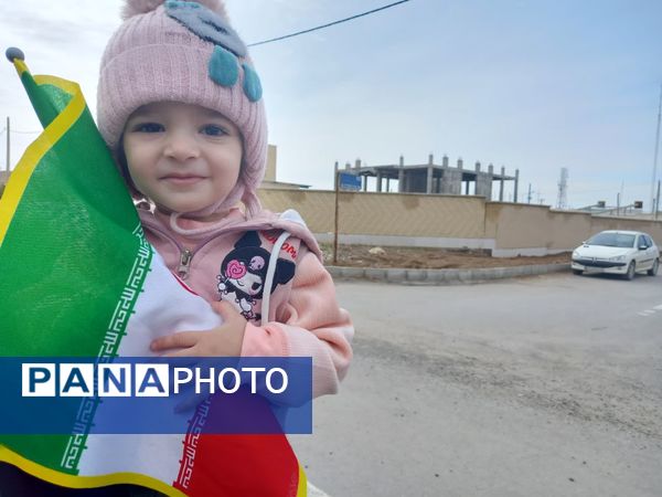 جلوه‌ای از همراهی اقشار مختلف مردم در راهپیمایی سالروز انقلاب بختگان