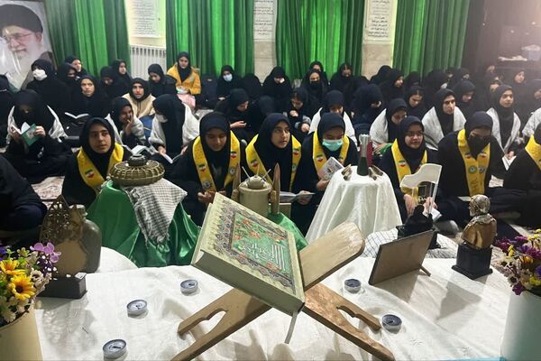 برگزاری مراسم یادواره شهدا در آموزشگاه شاهد 16