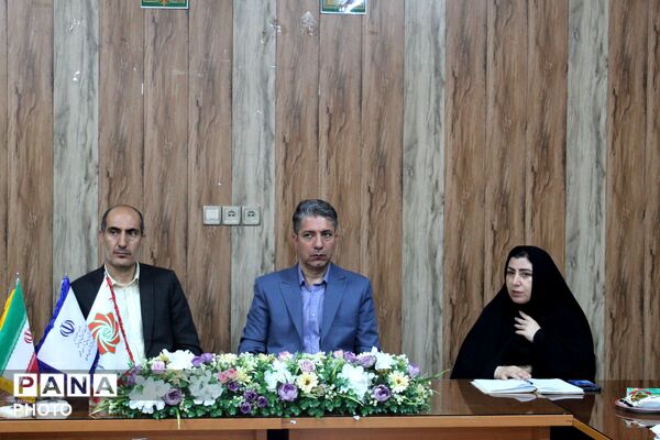 جلسه هم اندیشی با مشاوران و مربیان امور تربیتی مدارس 
