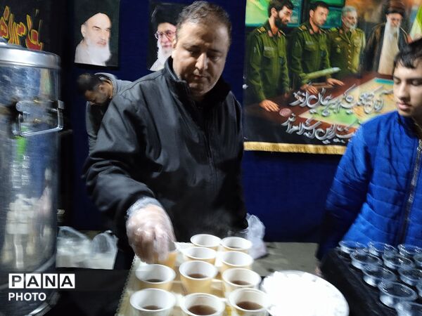  اجتماع پر شور مردم به همراه زنجیر زنی در بلوار فضل