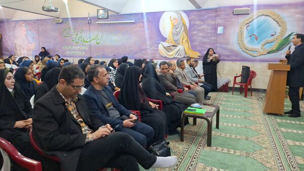 بازدید مدیرکل آموزش و پرورش استان اصفهان از مدرسه حضرت زینب (س) ناحیه ۴ (در طرح نماد)