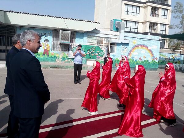 جشن شکوفه ها در دبستان فضیلت