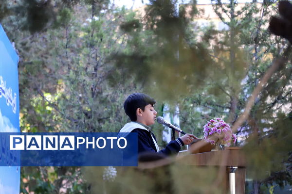 نواختن زنگ مهر و ایثار در مدارس استان چهارمحال و بختیاری 