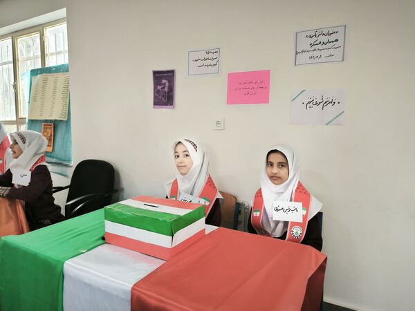 انتخابات شورای دانش آموزی در دبستان دخترانه شطیطه ۲