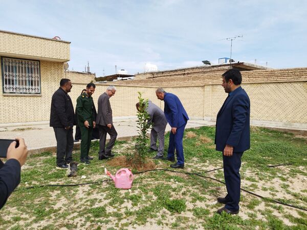 جشن مدرسه‌ای «ایرانمون» در مدرسه شهدای میانشهر