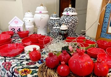 یلدا در آغوش تاریخ؛ جلوه‌گری هنرهای دستی در عمارت تاریخی شهرداری اهر