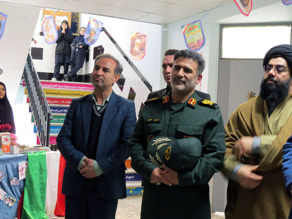 زدن زنگ انقلاب در مدرسه دخترانه فرزانگان شهرستان بجنورد 