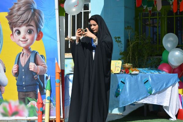 برگزاری جشن شکوفه‌های کلاس اولی دربهارستان‌دو