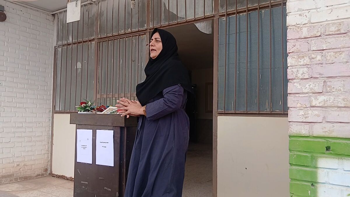 زنگ مهر و امید در مدرسه زکیه برآباد به صدا درآمد