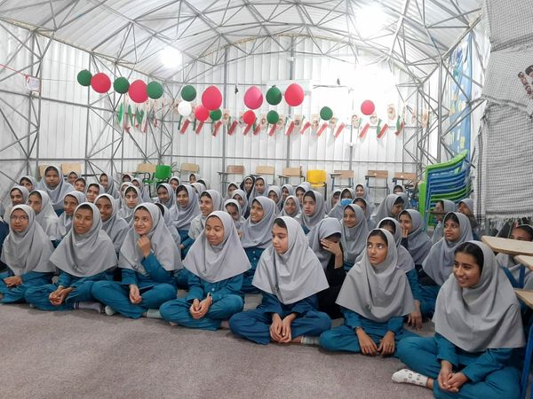 ترویج ارزش‌ها و مفاهیم اسلامی در دبیرستان شاهد شهید مصلحی میناب