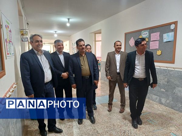 بازدید معاون آموزش متوسطه اداره‌کل آموزش و پرورش استان از مدارس شهرستان جاجرم 