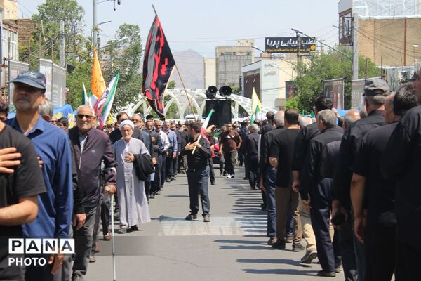 مرند یک‌صدا در سوگ رهبر شهید