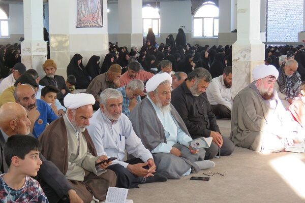 مراسم قرائت دعای عرفه در شهر درق 