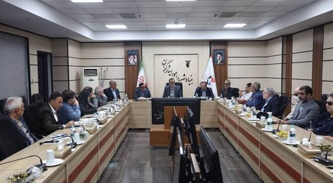 دیدار رئیس بنیاد شهید‌ با جمعی از جانبازان «خانه نور ایرانیان بصیر»