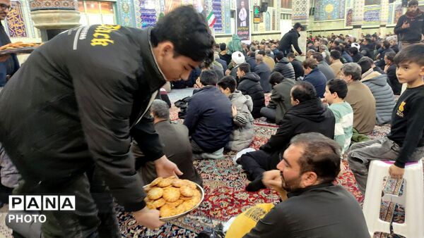 خدای خامنه‌ای زنده و ملت ما همیشه پاینده است