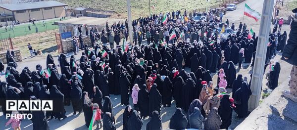 راهپیمایی مردم شهر علی آباد دمق به‌مناسبت روز ۱۲ فروردین