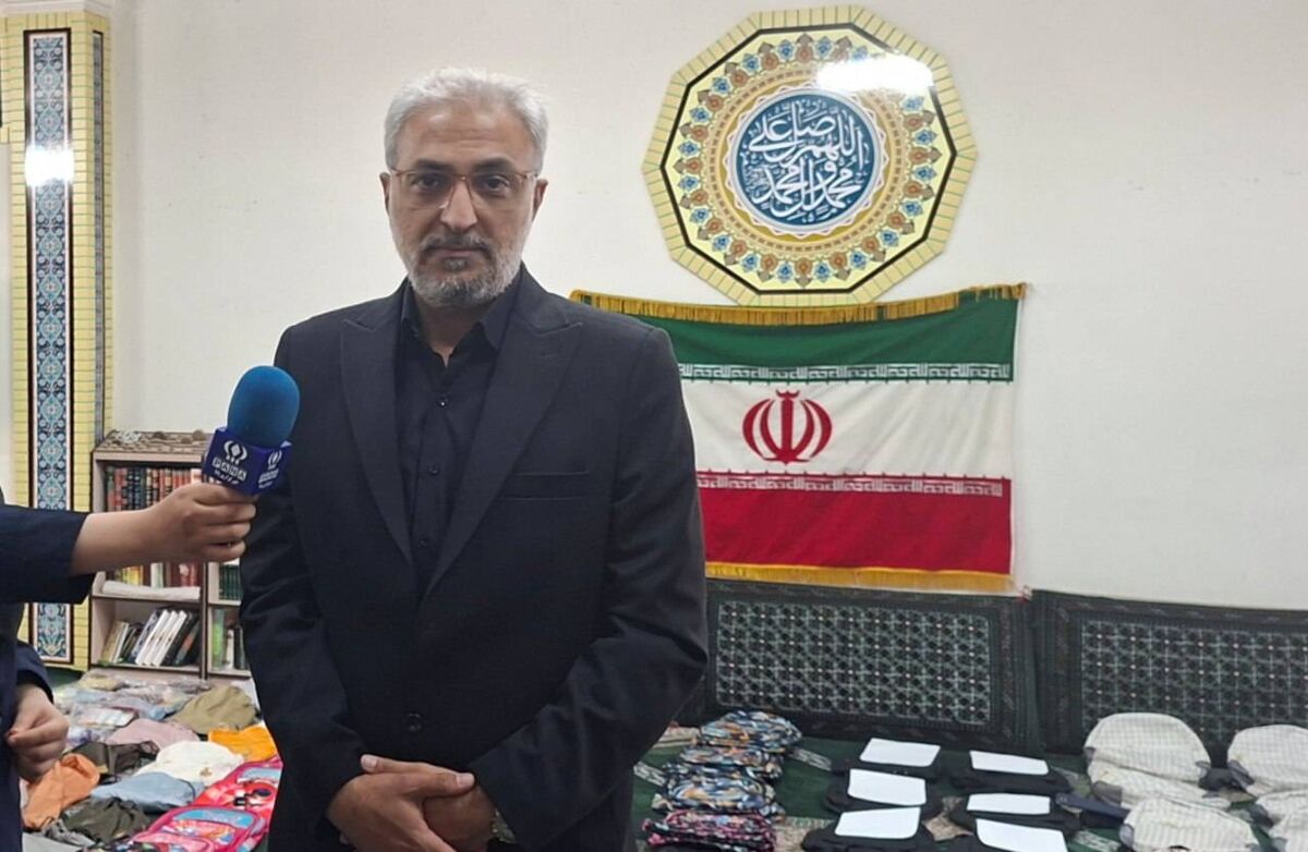 اهدای قریب به ۵۰۰ بسته لوازم‌التحریر به دانش‌آموزان کم‌برخوردار
