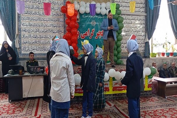 جشن انقلاب به مناسبت راهپیمایی یوم‌الله ۲۲ بهمن در مسجد جامع شهر بار