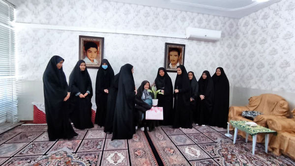 دیدار با مادر شهید به مناسبت بزرگداشت روز شهدا