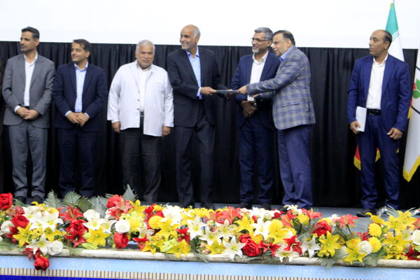 تجلیل از رؤسای ادارات آموزش و پرورش شهرستان‌‌ها، معاونان آموزشی، مربیان و مشاوران استان هرمزگان 