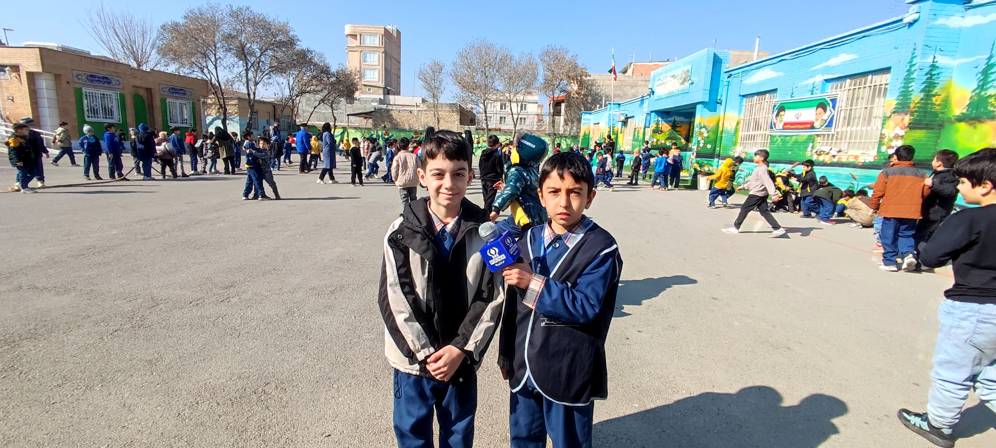 روایت خبرنگار خبرگزاری پانا از جشن دهه فجر در دبستان پسرانه مبین شیروان