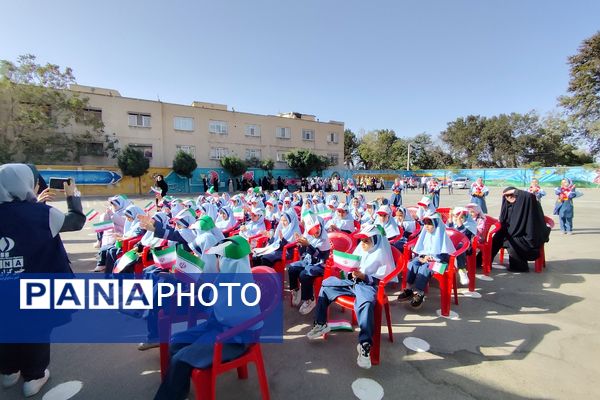 جشن شکوفه‌ها در مدرسه آیین روشن شهریار با حضور مدیریت آموزش و پرورش شهریار