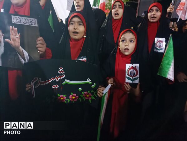 اربعین رهبر شهید انقلاب و شهدای میناب در گلوگاه 