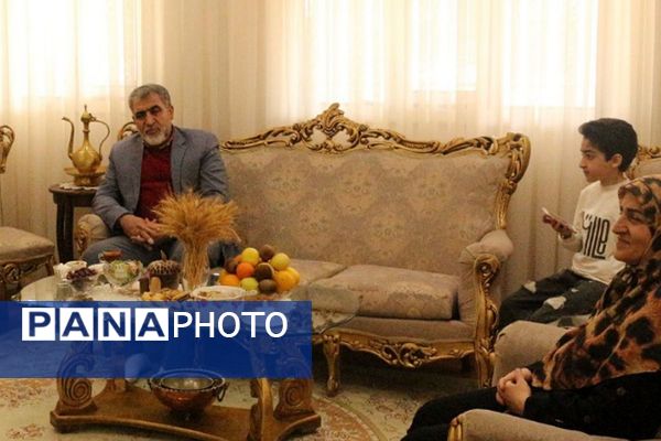 دیدار با خانواده‌های شهدا و فرهنگیان بازنشسته به مناسبت ولادت حضرت فاطمه زهرا (س) و روز مادر در فیروزکوه