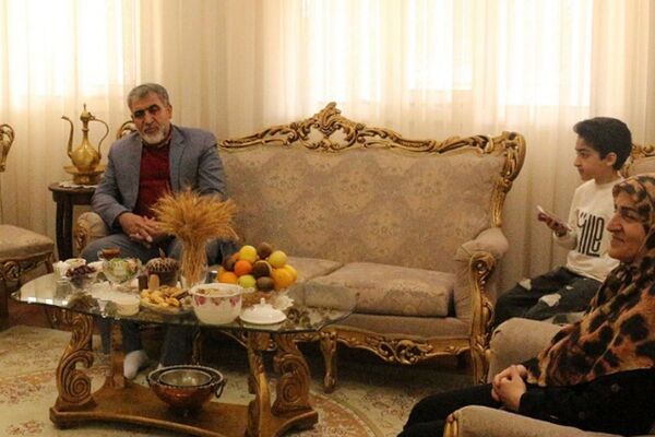 دیدار با خانواده‌های شهدا و فرهنگیان بازنشسته به مناسبت ولادت حضرت فاطمه زهرا (س) و روز مادر در فیروزکوه