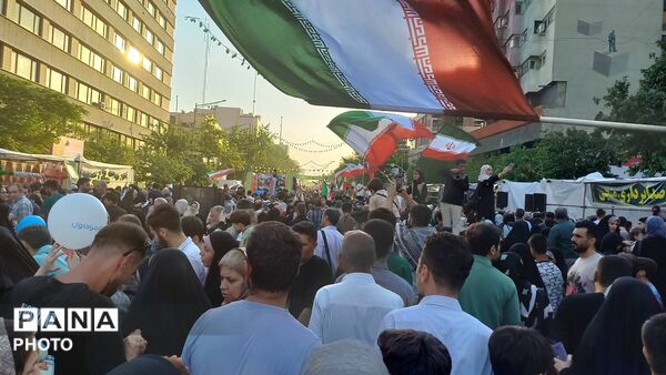 مهمونی ده کیلومتری غدیر در تهران؛ حماسه‌ای در امتداد بعثت و بیعتی دوباره با ولایت