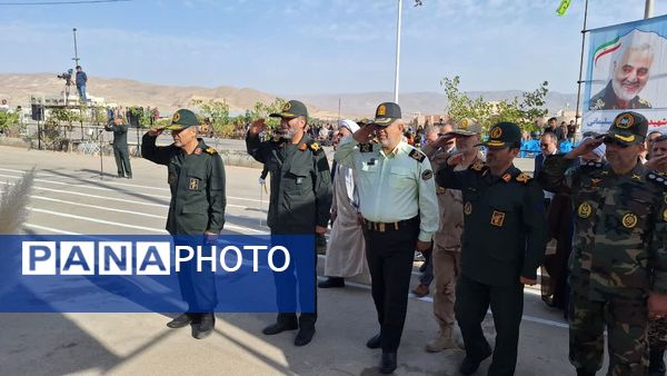 مراسم رژه نیروهای مسلح خراسان شمالی در آغاز هفته دفاع مقدس 