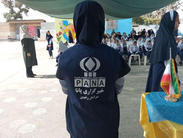 جشن شکوفه‌های دبستان ناهیدنخودی نیشابور