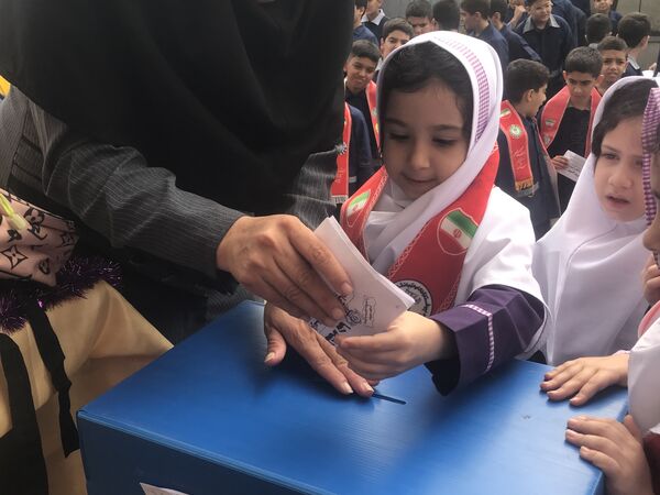 زنگ عاطفه‌ها در دبستان امیرصدرا روحی فرد پور محمودآباد 