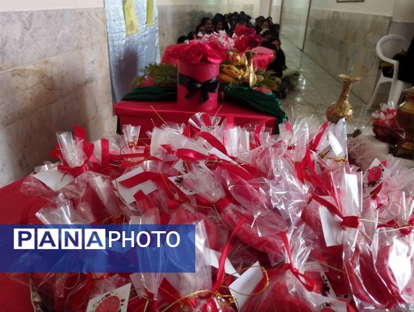 جشن یلدا در دبیرستان رفعت 