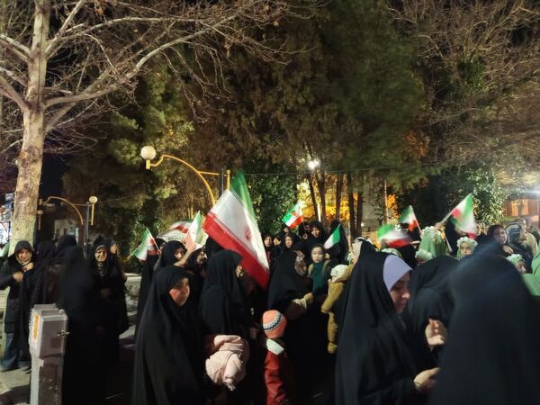 گلبانک الله اکبر در پارک‌کودک خیابان امام شهرستان کاشمر 