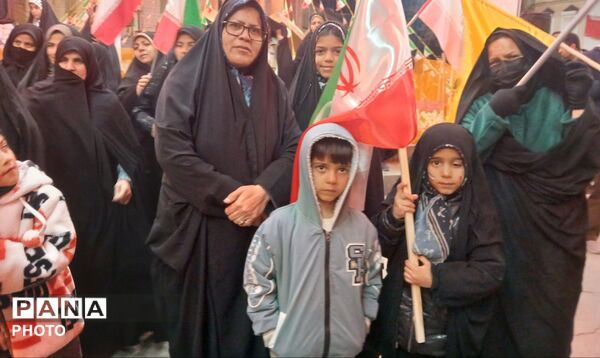 صحنه اتحاد اقشار مختلف برای ایران