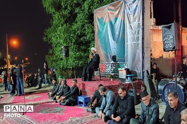 هیئت زنجیر زنی ابا عبدالحسین،  شب تاسوعا در شهر بار نیشابور 