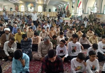 نماز جمعه بندرعباس در فضای معنوی گلزار شهدا برگزار شد